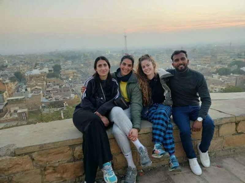 Jaisalmer Walking Tour: A Stroll Through Time and Culture - Architectural Marvels: Patwon Ki Haveli and Jain Temples