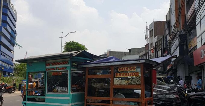 Jakarta: 10-Tasting Private Food Tour With a Local Host - Discovering Jakartas Street Food