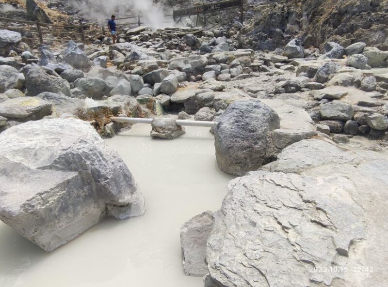 Jakarta: Active Volcano, Domas Crater, and Fun Rafting Tour - Itinerary Highlights