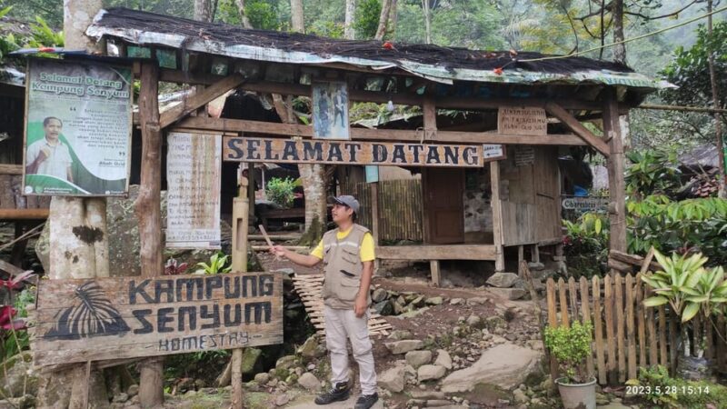Jakarta: Active Volcano, Waterfall &Beautiful Local Village - Tangkuban Perahu Volcano