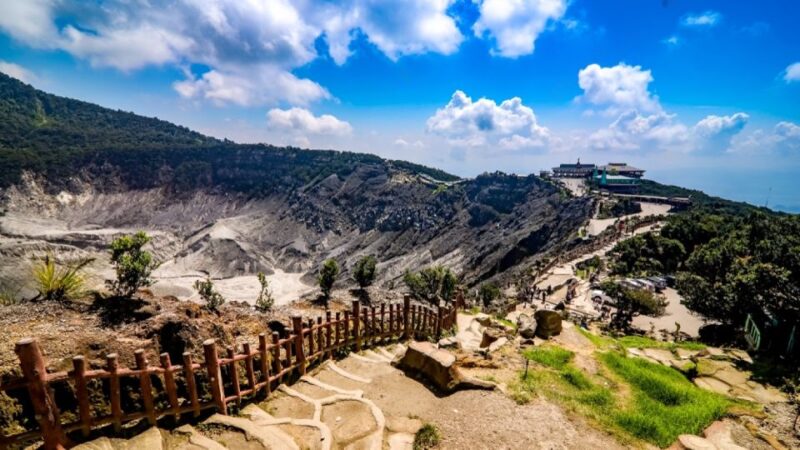 Jakarta: Bandung Volcano Day Tour - Bandung Tea Plantation
