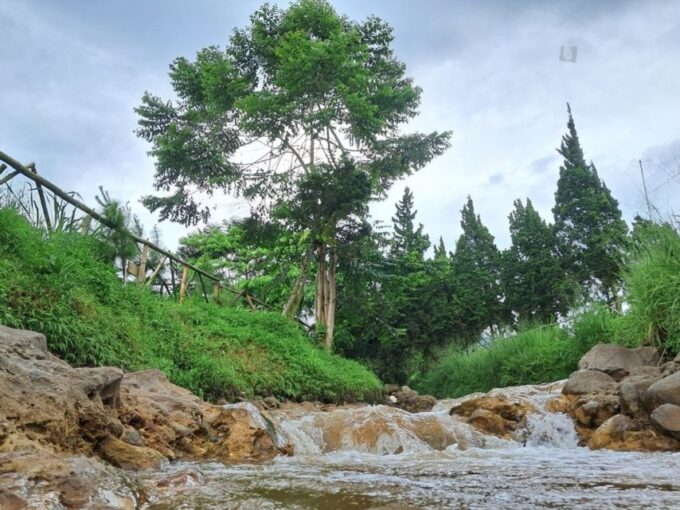 Jakarta: Bandung Volcano Day Tour - Frequently Asked Questions