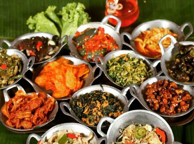 Jakarta: Full-day Tour Explore The Best Places in Jakarta - Customer Feedback and Reviews