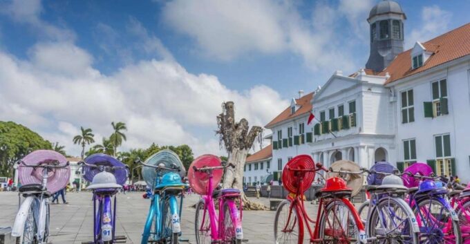Jakarta: Half-Day Highlights Tour - What to Bring and Restrictions