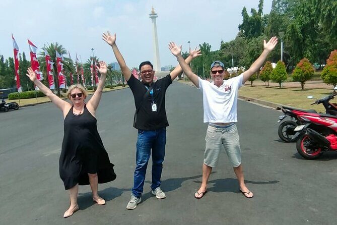 Jakarta Half Day Visit The Monument with Highlight City Tour - FAQ