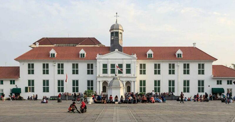 Jakarta: Museums, Chinatown & Colonial Landmarks Group Tour - Key Points
