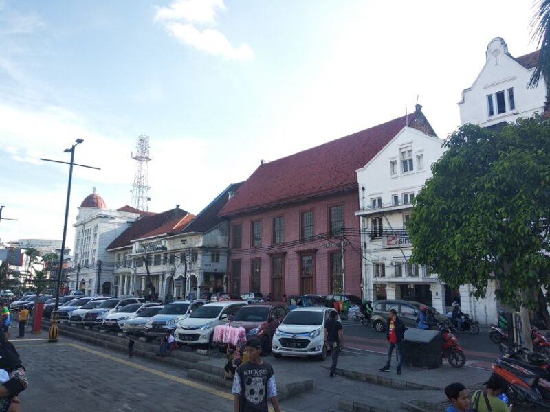 Jakarta Night Life Tour With Highlight and Food Tour - Itinerary Highlights