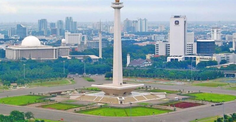 Jakarta: Private City Tour With Lunch And Souvenir - Itinerary Highlights