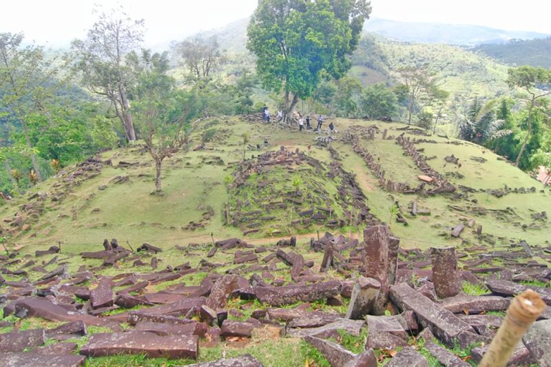 Jakarta Private Tour: Gunung Padang Site - Location and Surroundings