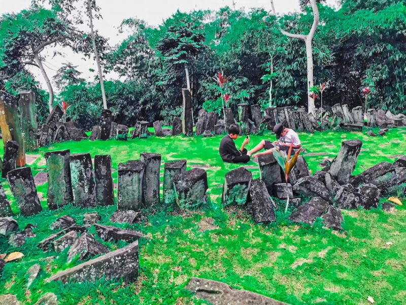 Jakarta Private Tour: Gunung Padang Site - Ongoing Research and Excavations