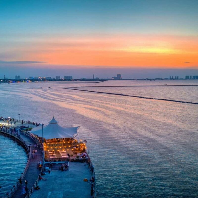 Jakarta: Sunset Yacht for Party & Birthday with Champagne - Key Points