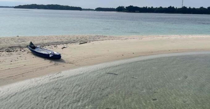 Jakarta: Thousand Island Tour With Canoeing and Snorkeling - Scenic Views and Marine Life