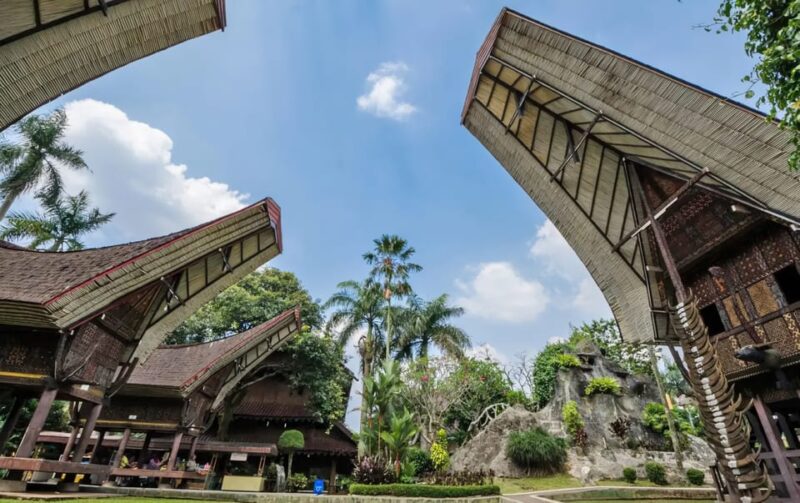 Jakarta Tour :Beautiful Miniature Glorious Park of Indonesia - Miniature Park Features