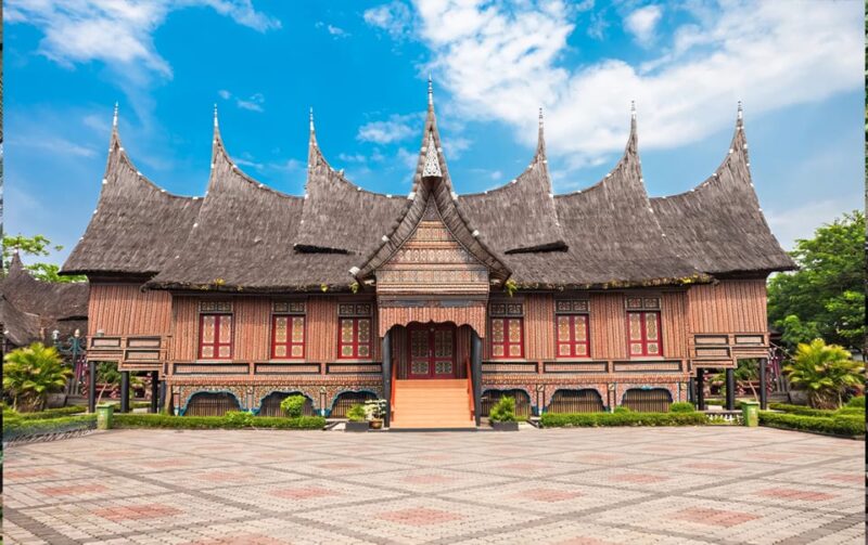 Jakarta Tour :Beautiful Miniature Glorious Park of Indonesia - Itinerary Details