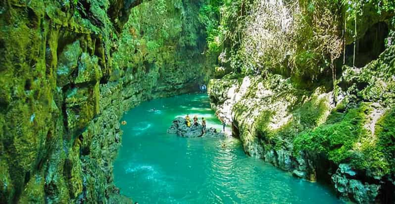 Jakarta Tour :Green Canyon, Hotspring, Volcano 3 Day 2 Night - Key Points