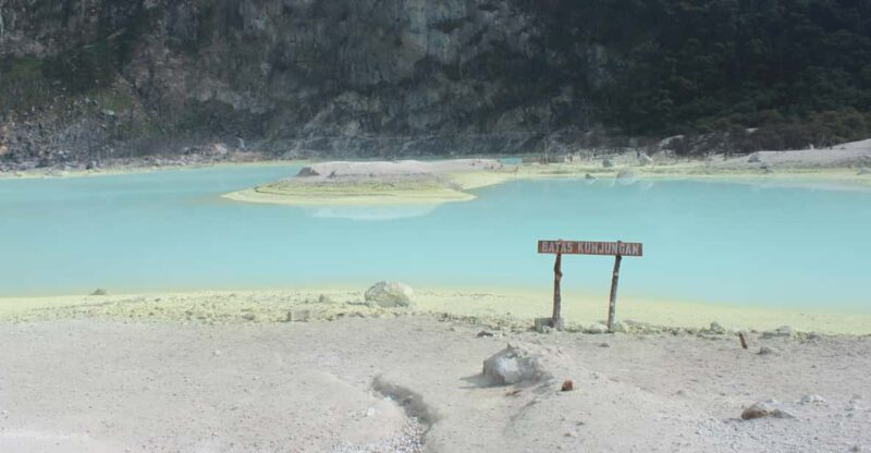Jakarta Tour: White Crater, Pinisi Resto, Hotspring - Key Points