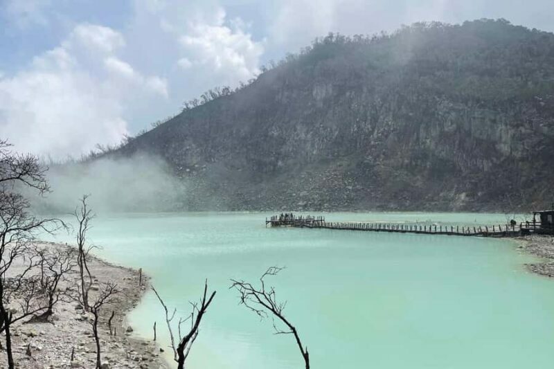 Jakarta: Volcano, Suspension Bridge and Hot Spring - Key Points
