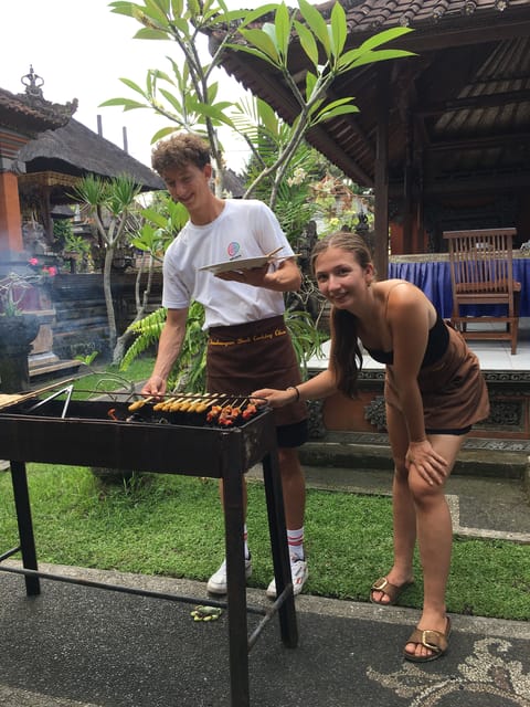 Jambangan Bali Cooking Class With Morning Market Tour - Learning Balinese Cooking Techniques