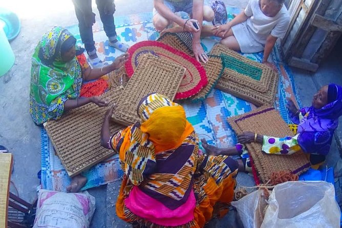 Jambiani Village Women at Work and Play - Hands-on Activities