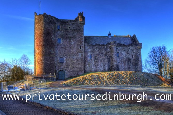 Jamie Fraser Outlander Tour to Lallybroch From Edinburgh - Discovering Linlithgow Palace