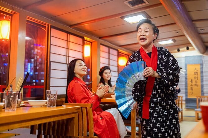 Japan Madame Tussauds Tokyo - Customer Support and Assistance