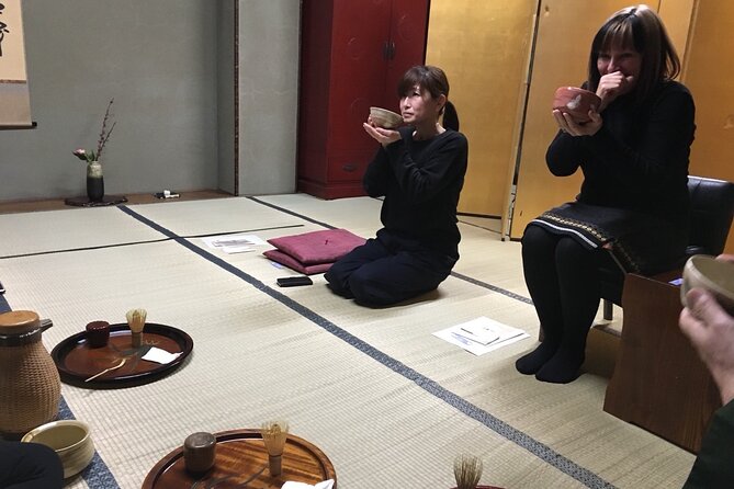 Japanese Style Room Tea Ceremony Class in Marugamemachi - Guest Reviews and Ratings