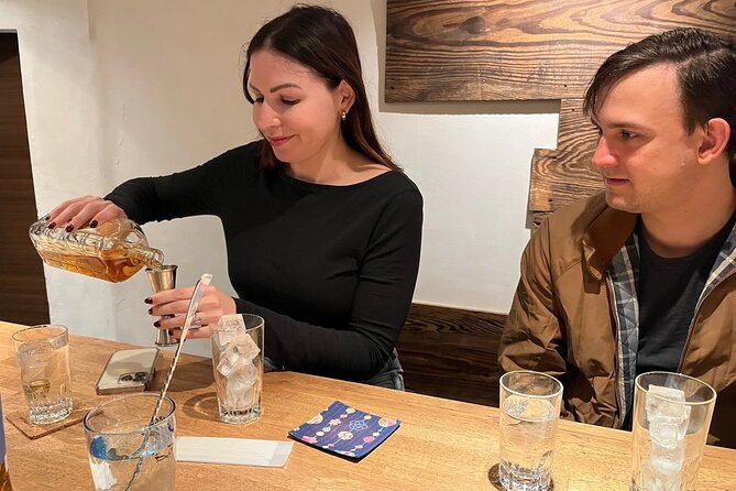 Japanese Whiskey Tasting; Relaxed and Educational in the Bar - Exploring the Suntory Kaku Whiskey