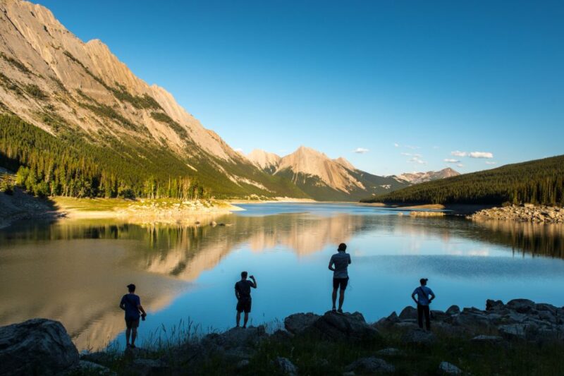 Jasper: Maligne Valley Wildlife Watching & Boat Tour - Scenic Vistas
