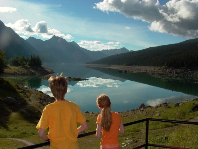 Jasper: Maligne Valley Wildlife Watching & Boat Tour - Participant and Booking Details
