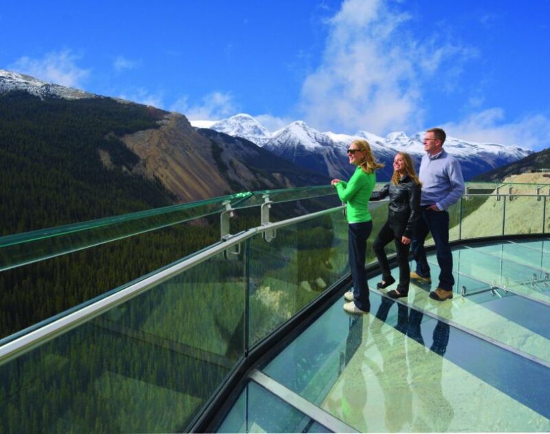 Jasper: Transfer to Banff/Lake Louise W/ Columbia Icefields - Wildlife Viewing Opportunities
