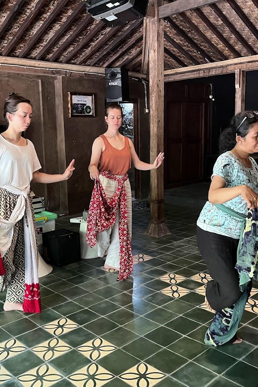 Javanese Dance Workshop With Kraton Palace Dancer - Participant Information