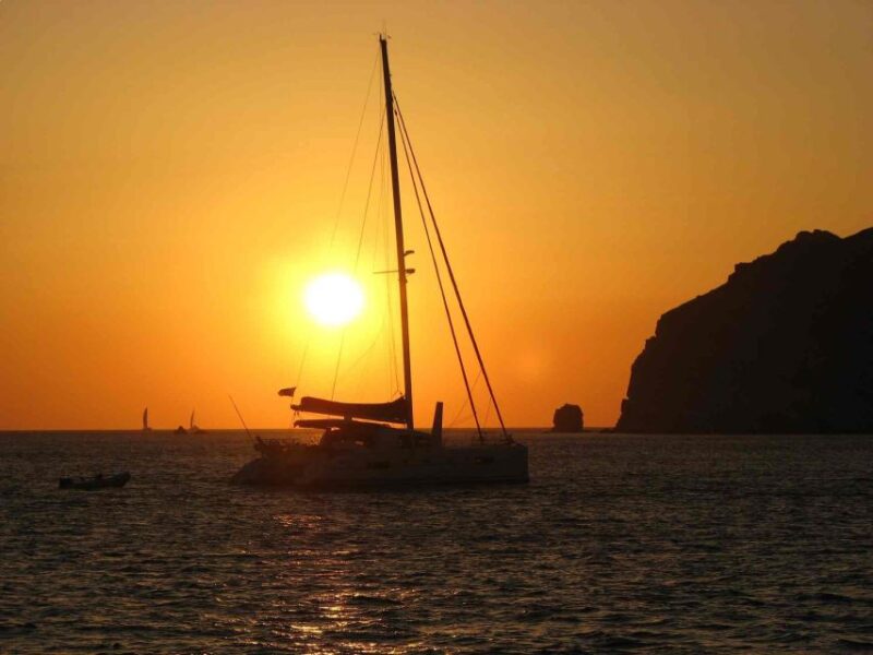 Javea: 90-Minute Sunset Cruise With Glass of Cava - Included Amenities