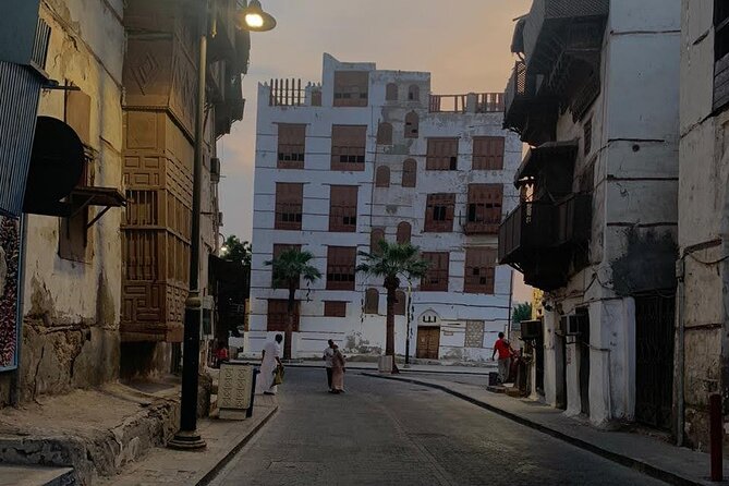 Jeddah Historical Walking Tour Al-Bald - Group Size and Experience