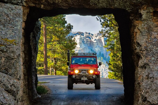 JEEP Bison Safari With Sylvan Lake/Needles Highway/Iron Mtn Road - Tour Details