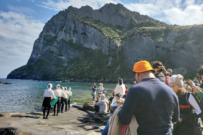Jeju East Island Bus (Or Taxi )Tour Included Lunch & Entrance Fee - Transportation Details