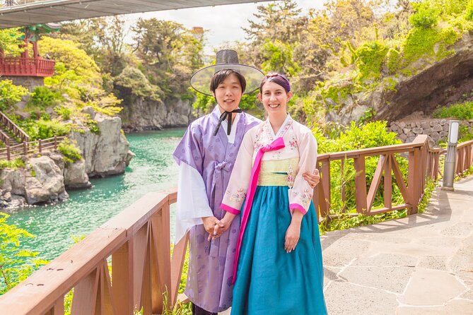 [Jeju] Hanbok Private Guide Tour & Photo Session in Beautiful Yongduam Rock, - Unique Coastal Vibe