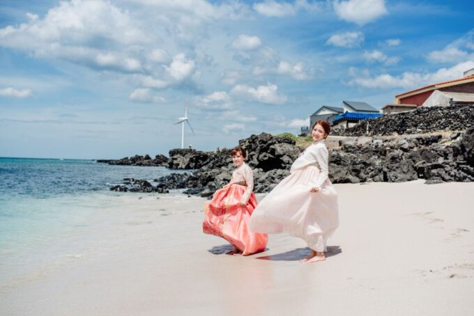 Jeju Premium Small Group UNESCO Day Tour - East - Ilchul Land & Land Micheon Cave