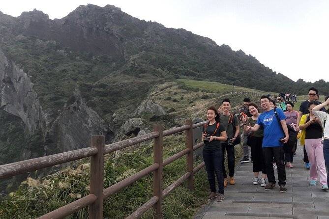 Jeju Private Day Tour- Seongsan Ilchulbong & Haenyeo Performance - Transportation and Services