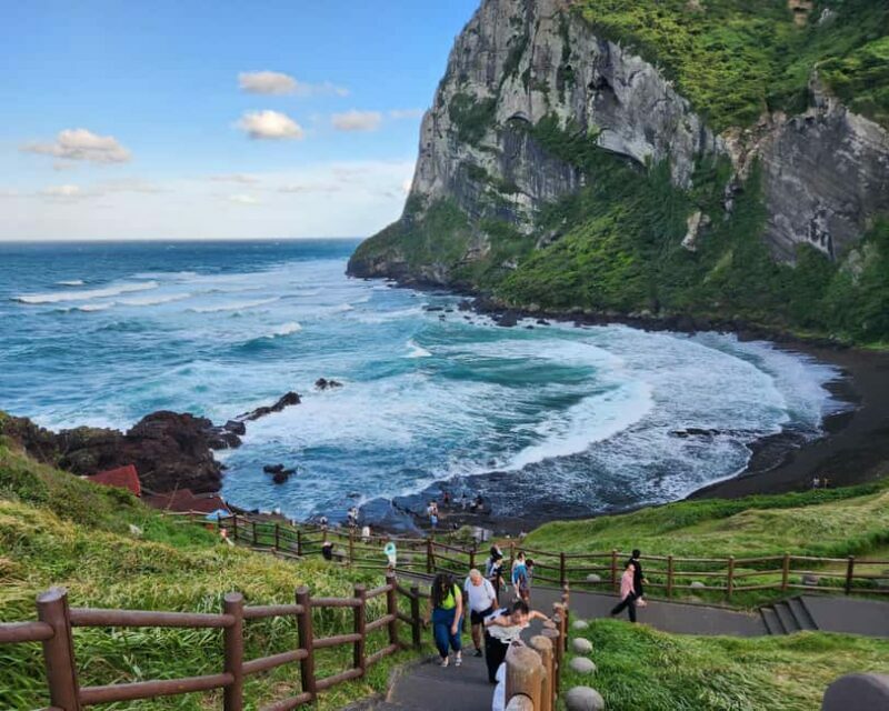 Jeju Private Taxi Tour with a Licenced English Guide-Driver - FAQs