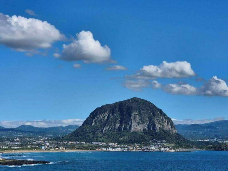 Jeju: Private Tour with an English Guide and a Vehicle - Exploring Jeju with a Private Guided Tour: A Practical and Authentic Experience