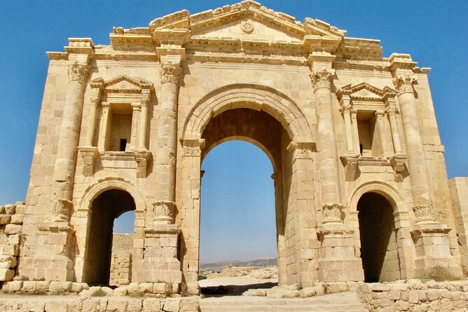 Jerash Sightseeing Transportation From Amman - Vehicle Features and Accessibility