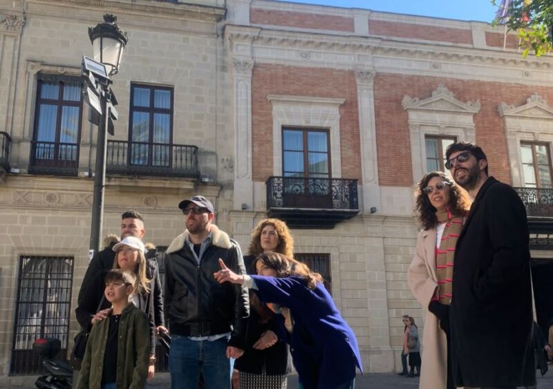 Jerez De La Frontera: 1.5-Hour Walking Tour With a Guide - Stroll Through Plaza De La Asunción
