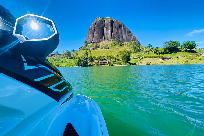 Jet Ski in Guatapé Antioquia - Key Points