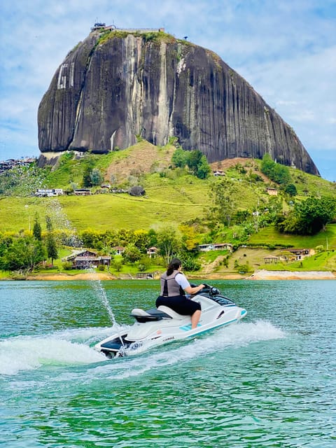 Jet Ski in Guatapé - Important Rules to Follow