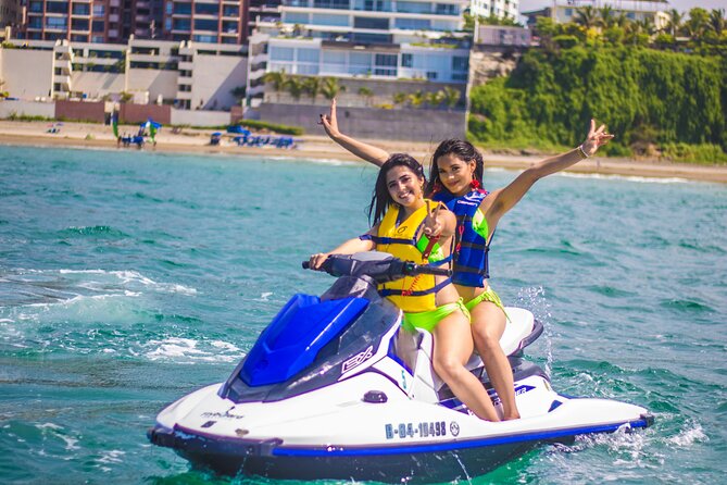 Jet Ski Rental Along the Coast Line of Manta - Key Points
