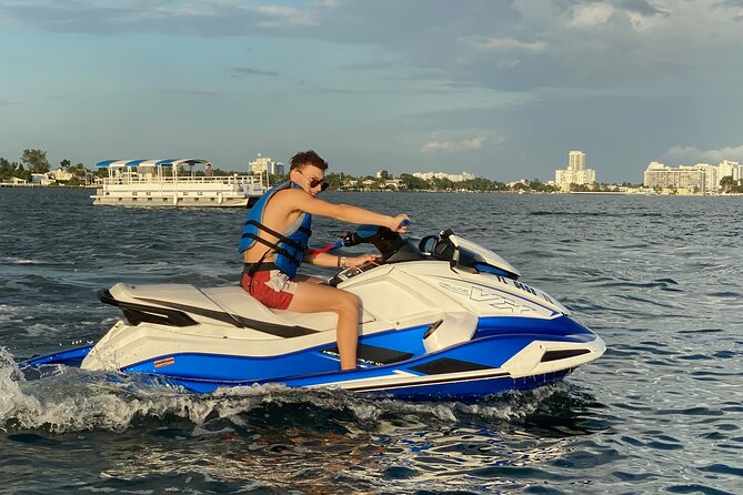 Jet Ski With Pontoon Ride at Downtown Miami - 2 Hours - Health and Accessibility