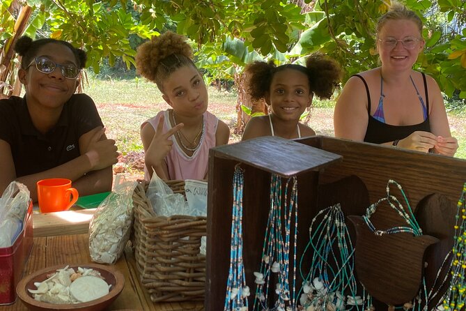 Jewelry Workshop a Mi Mek It! in Montego Bay Jamaica (Fr & En) - Meeting and Pickup Logistics