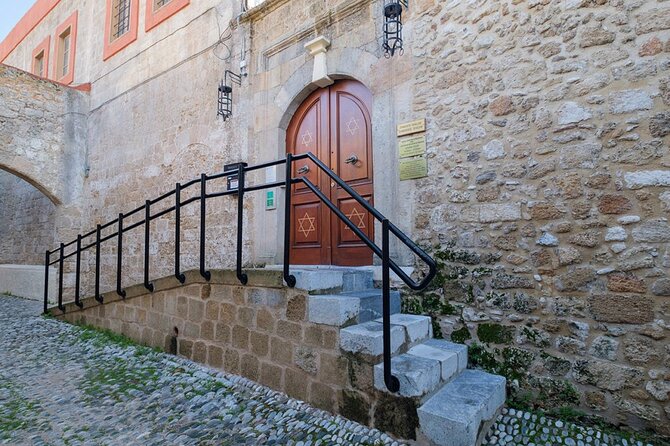 Jewish Quarter and Museum Walking Tour of Rhodes Old Town - Knowledgeable and Insightful Guides