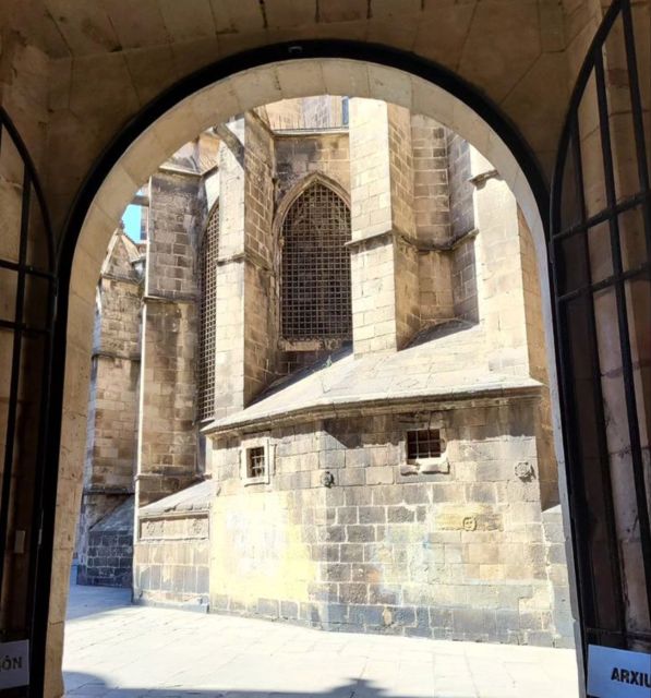 Jewish Quarter Barcelona: The Gothic Tour - Resilience of Catalan Jews