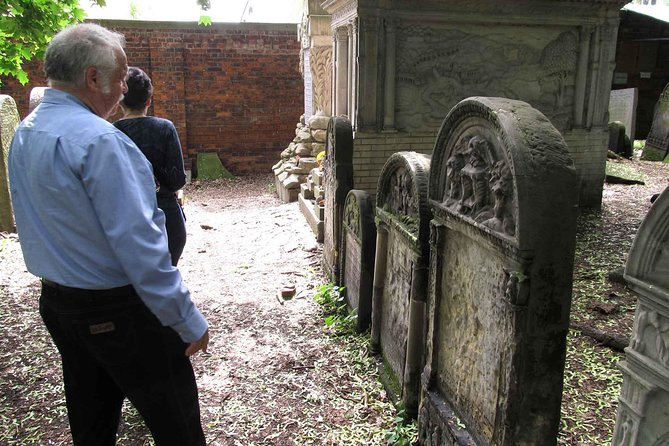 Jewish Warsaw - Private Tour by Retro Minibus With Hotel Pickup - Exploring the Warsaw Ghetto